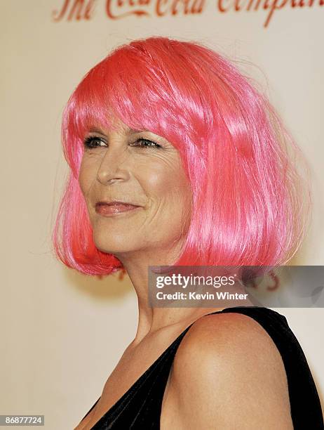 Actress Jamie Lee Curtis arrives at the "Noche de Ninos Gala" benefiting Childrens Hospital of Los Angeles at the Beverly Hilton Hotel on May 2009 in...