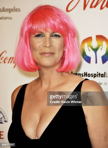 Actress Jamie Lee Curtis arrives at the "Noche de Ninos Gala" benefiting Childrens Hospital of Los Angeles at the Beverly Hilton Hotel on May 2009 in...