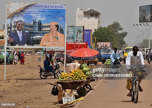 Fruit is for sale beside an avenue in Ndjaména on May 10 2009. Chadian ministers said thatthat government forces had routed the rebels, who entered...