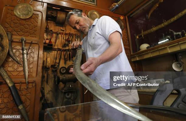 Syrian Sword 141 Sword Types Stock Photos, High-Res Pictures, and Images - Getty Images