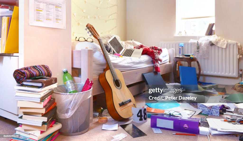 TEENAGERS BEDROOM