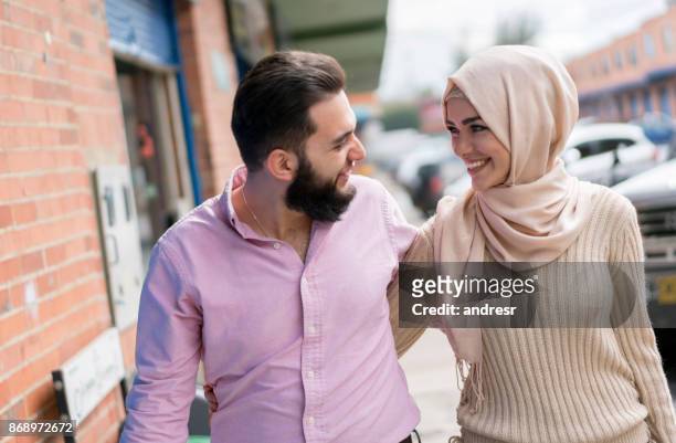 10,645 Islam Couple Photos and Premium High Res Pictures - Getty Images