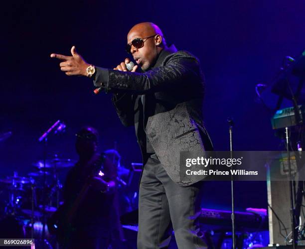 Singer Joe performs at The R&B Super Jam at Phillips Arena on October 28, 2017 in Atlanta, Georgia.