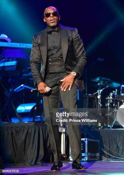 Singer Joe performs at The R&B Super Jam at Phillips Arena on October 28, 2017 in Atlanta, Georgia.