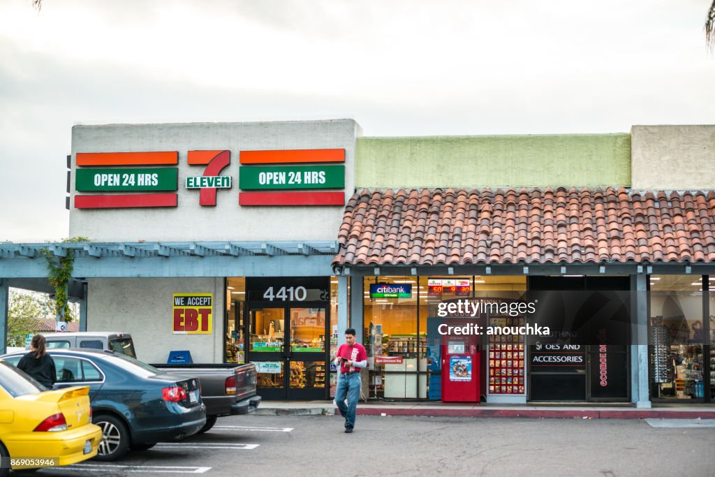 7 eleven in front of Las Americas shopping mall, San Diego, USA