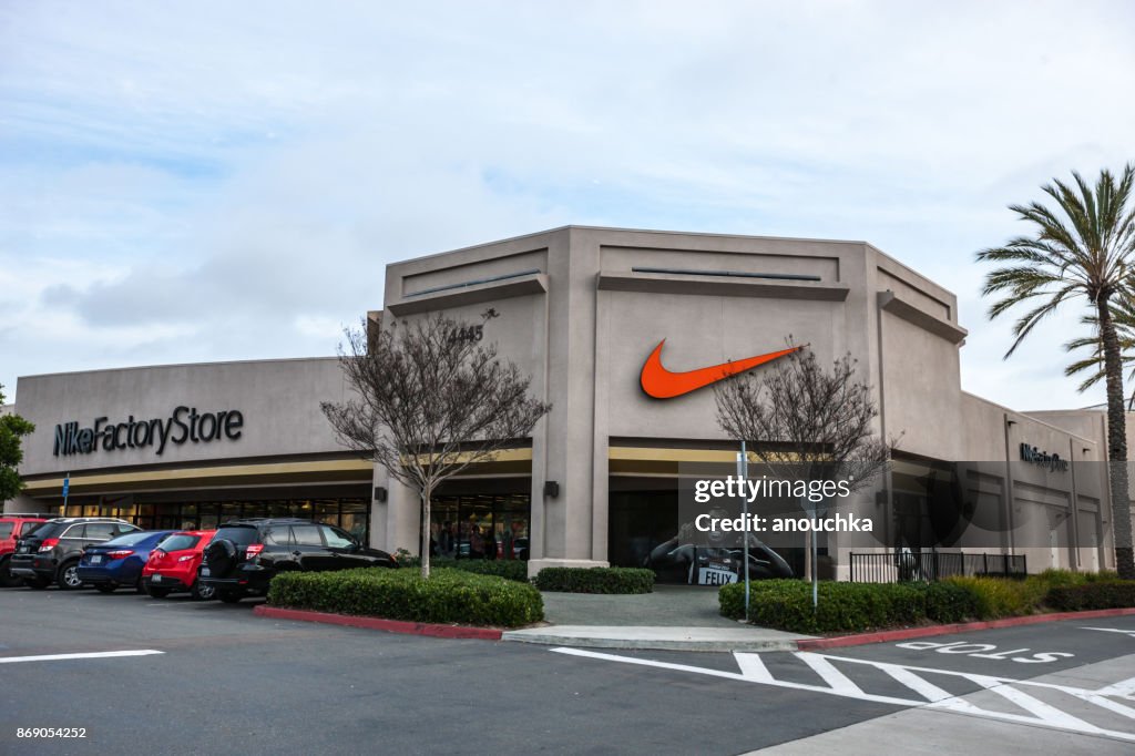 Outlet di fabbrica Nike nel centro commerciale Las Americas, San Diego, USA