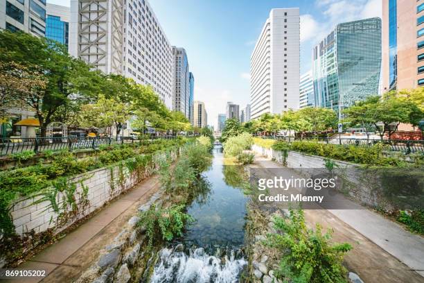 arroyo de cheonggyecheon seúl corea del sur - corea del sur fotografías e imágenes de stock