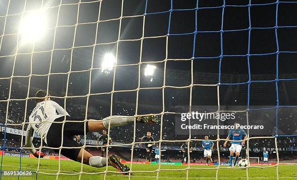 Player of SSC Napoli Jorginho scores the 2-2 goal during the UEFA Champions League group F match between SSC Napoli and Manchester City at Stadio San...