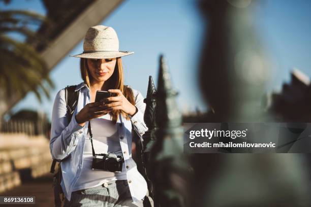 rondleiding door de stad - operahuis stockfoto's en -beelden