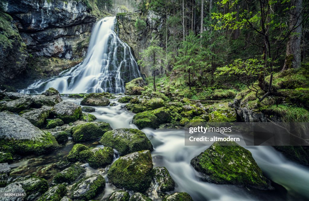 Cachoeira de Áustria, Salzburgo, Beautiful em Golling