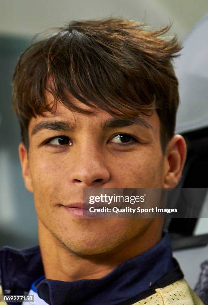 Oliver Torres of FC Porto looks on prior to the UEFA Champions League group G match between FC Porto and RB Leipzig at Estadio do Dragao on November...