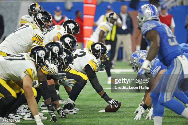 Maurkice Pouncey of the Pittsburgh Steelers gets ready to snap the ball during the first quarter of the game against the Detroit Lions at Ford Field...
