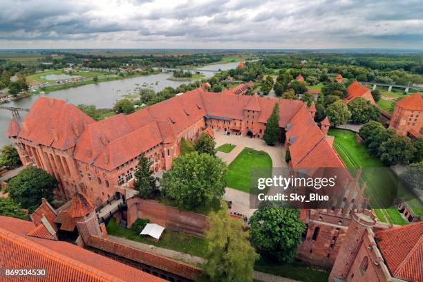 malbork castle - marienburg stock pictures, royalty-free photos & images