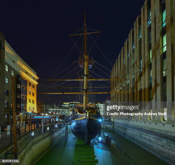 the golden hind - golden hind ship fotografías e imágenes de stock