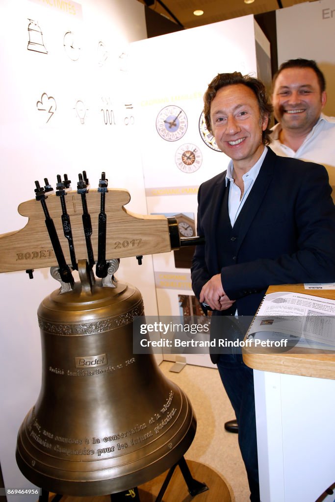 Stephane Bern Visits The "International Exhibition Of Cultural Heritage - Salon International Du Patrimoine Culturel" At Carrousel Du Louvre In Paris