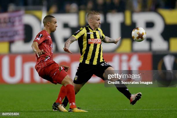 Nill De Pauw of Zulte Waregem, Alexander Buttner of Vitesse during the UEFA Europa League match between Vitesse v Zulte Waregem at the GelreDome on...