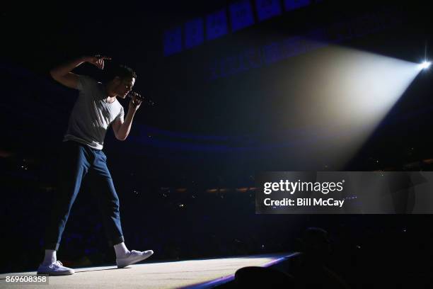 Dan Reynolds of Imagine Dragons performs at the Wells Fargo Center November 2, 2017 in Philadelphia, Pennsylvania.