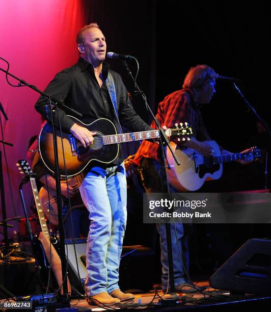 Kevin Costner & Modern West Heavy Like The Rain Kevin Costner And Modern West In Concert Photos and Premium High Res