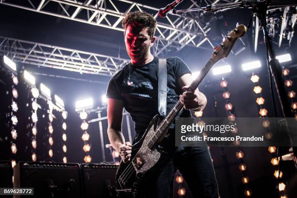Mike Kerr of Royal Blood Perform at Fabrique on stage on November 2, 2017 in Milan, Italy.