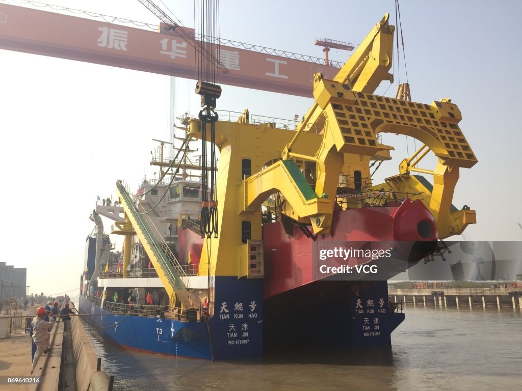 China's Largest Cutter-suction Dredger Tiankun Launches In Qidong