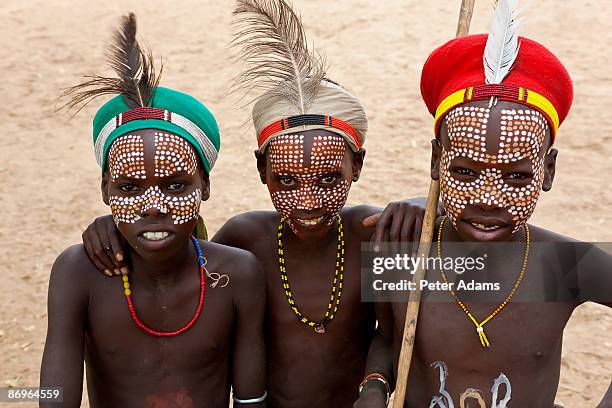 arbore boys with face paint, omo valley, ethiopia - eastern african tribal culture stock pictures, royalty-free photos & images