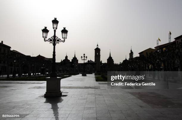 plaza de cervantes - alcalá de henares - alcalá de henares stock-fotos und bilder