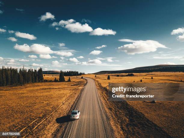 vista aérea del bosque nacional bighorn - wyoming fotografías e imágenes de stock