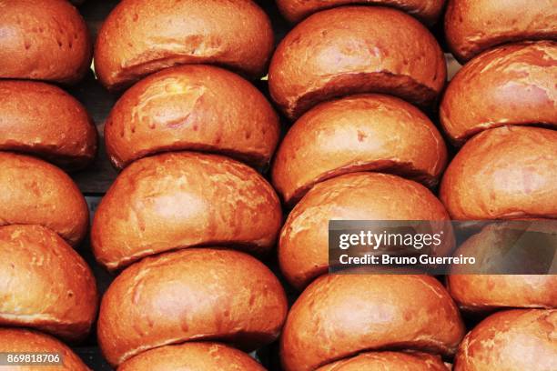 close-up view of stacked brioche buns - bun fotografías e imágenes de stock