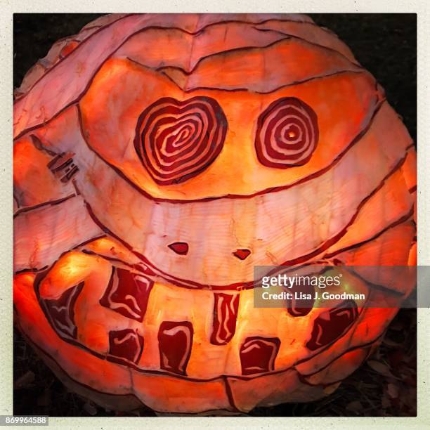 hand carved jack-o-lantern for halloween - ugly pumpkins fotografías e imágenes de stock