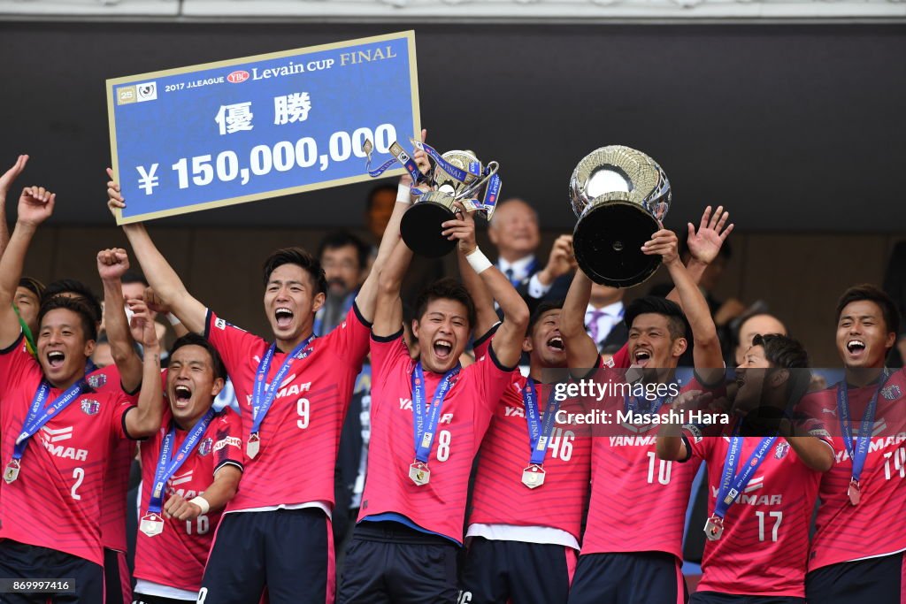 Cerezo Osaka v Kawasaki Frontale - J.League Levain Cup Final