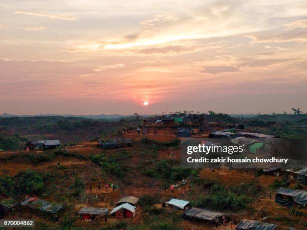 refugee camp - rohingya refugee crisis stockfoto's en -beelden