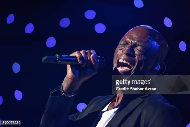 Seal performs at The Beverly Hilton Hotel on November 2, 2017 in Beverly Hills, California.