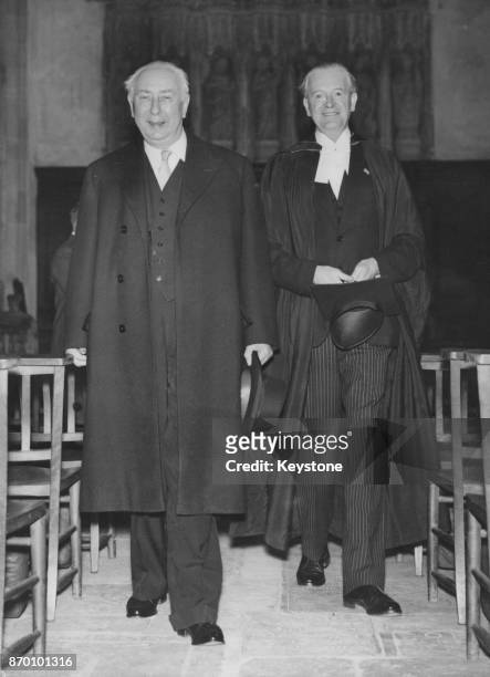 West German President Theodor Heuss visits St Mary's Church in Oxford with T. S. R. Boase , the Vice-Chancellor of Oxford University and President of...