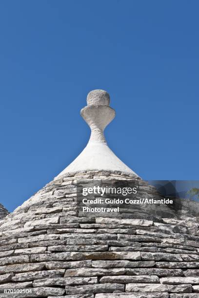 trulli houses - trulli fotografías e imágenes de stock