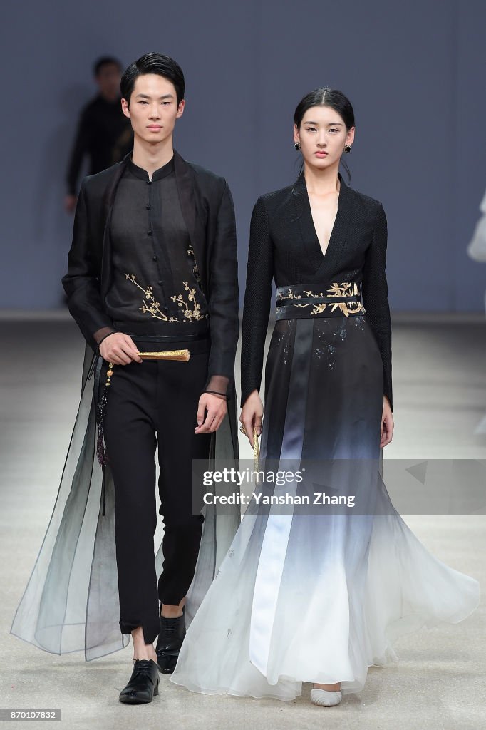 Mercedes-Benz China Fashion Week S/S 2018 Collection - Day 7