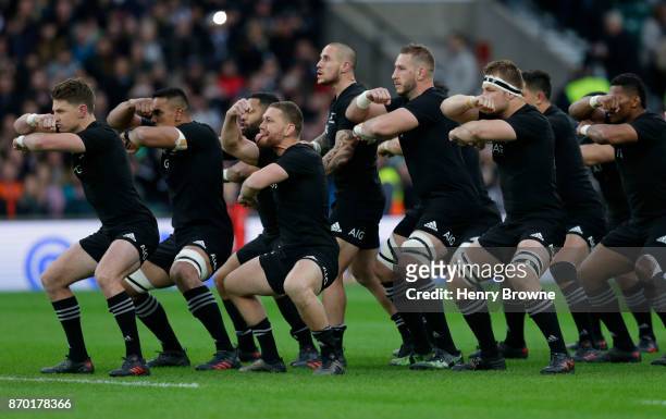 New Zealand players perform the Haka during the Killik Cup match between Barbarians and New Zealand at Twickenham Stadium on November 4, 2017 in...