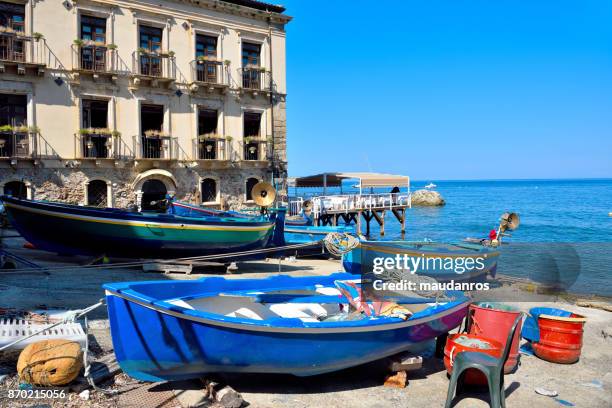 scilla calabria italy - reggio calabria stockfoto's en -beelden