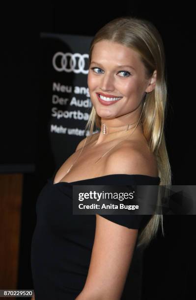 Toni Garrn attends the 24th Opera Gala at Deutsche Oper Berlin on November 4, 2017 in Berlin, Germany.