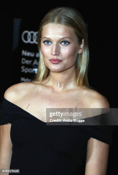 Toni Garrn attends the 24th Opera Gala at Deutsche Oper Berlin on November 4, 2017 in Berlin, Germany.