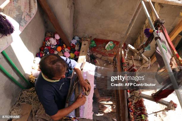 Iraq Textile 209 Sabah Cloth Stock Photos, High-Res Pictures, and Images - Getty Images