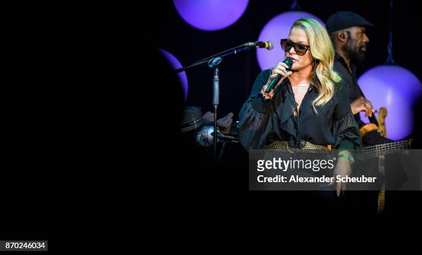 Anastacia performs during the German Sports Media Ball at Alte Oper on November 4, 2017 in Frankfurt am Main, Germany.