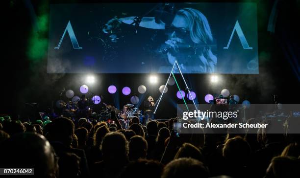 Anastacia performs during the German Sports Media Ball at Alte Oper on November 4, 2017 in Frankfurt am Main, Germany.