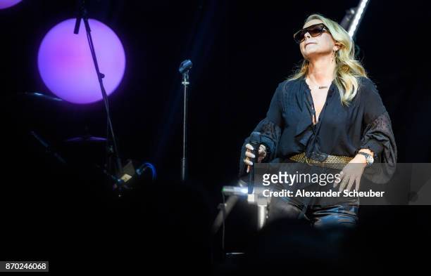 Anastacia performs during the German Sports Media Ball at Alte Oper on November 4, 2017 in Frankfurt am Main, Germany.