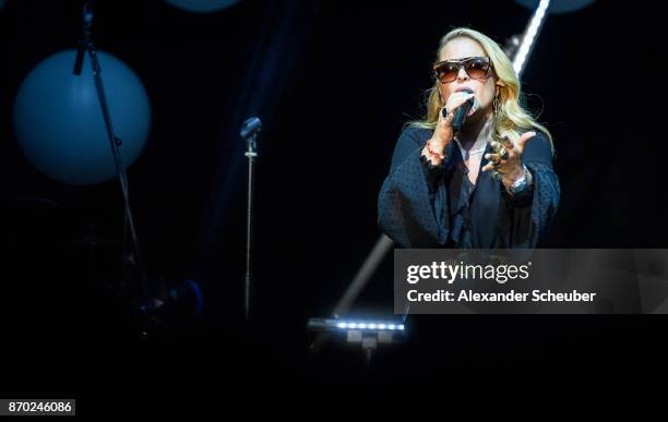 Anastacia performs during the German Sports Media Ball at Alte Oper on November 4, 2017 in Frankfurt am Main, Germany.