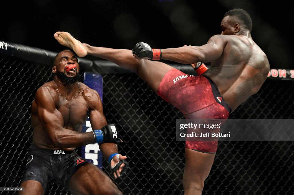 UFC 217: Saint Preux v Anderson