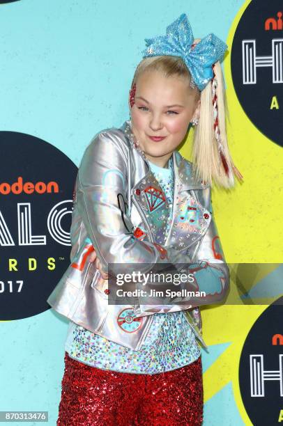 JoJo Siwa attends the Nickelodeon Halo Awards 2017 at Pier 36 on November 4, 2017 in New York City.