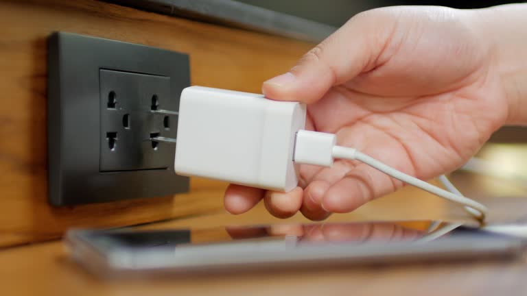Plug In Phone 3,015 Battery Phone Stock Videos, Footage, & 4K Video Clips - Getty Images