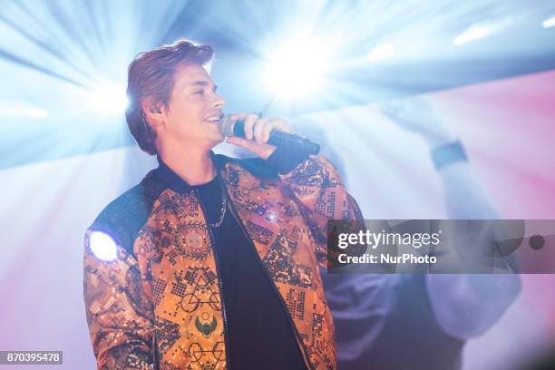 Carlos Baute performs during the concert &quot;Cadena 100 por Ellas&quot; whose benefits go to the Spanish Association Against Cancer for the fight...