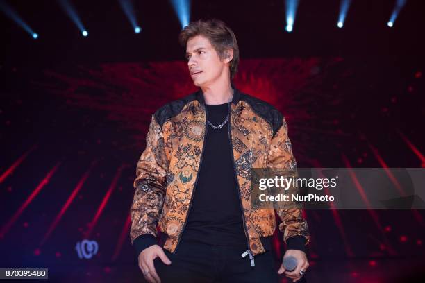 Carlos Baute performs during the concert &quot;Cadena 100 por Ellas&quot; whose benefits go to the Spanish Association Against Cancer for the fight...