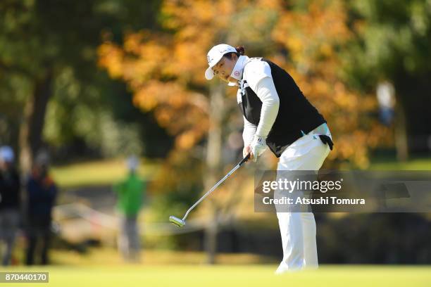 Shanshan Feng of China putts on the 9th hole during the final round of the TOTO Japan Classics 2017 at the Taiheiyo Club Minori Course on November 5,...